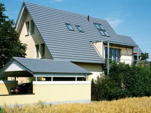 Jaką dachówkę na dach dwuspadowy wybrać, by uniknąć błędów?